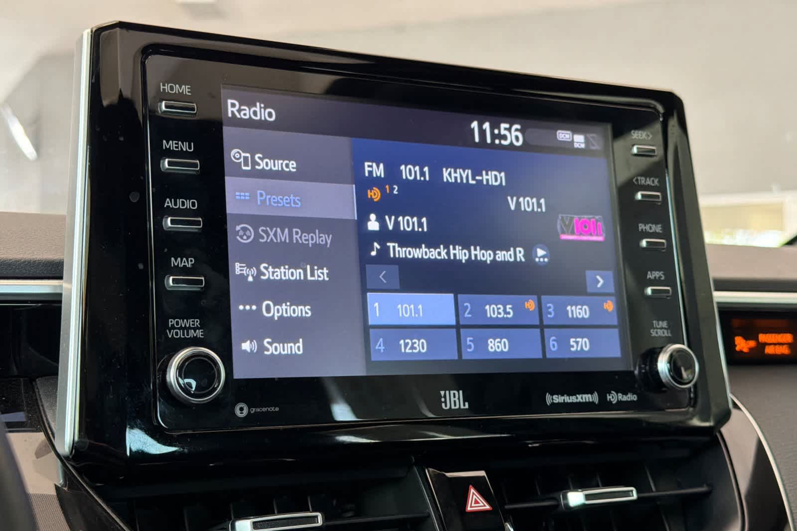 Used 2021 Toyota Corolla SE w/ SE Premium Package FWD image 18