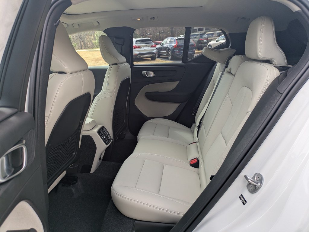 New 2026 Volvo XC40 B4 Plus w/ Climate Package FWD image 15