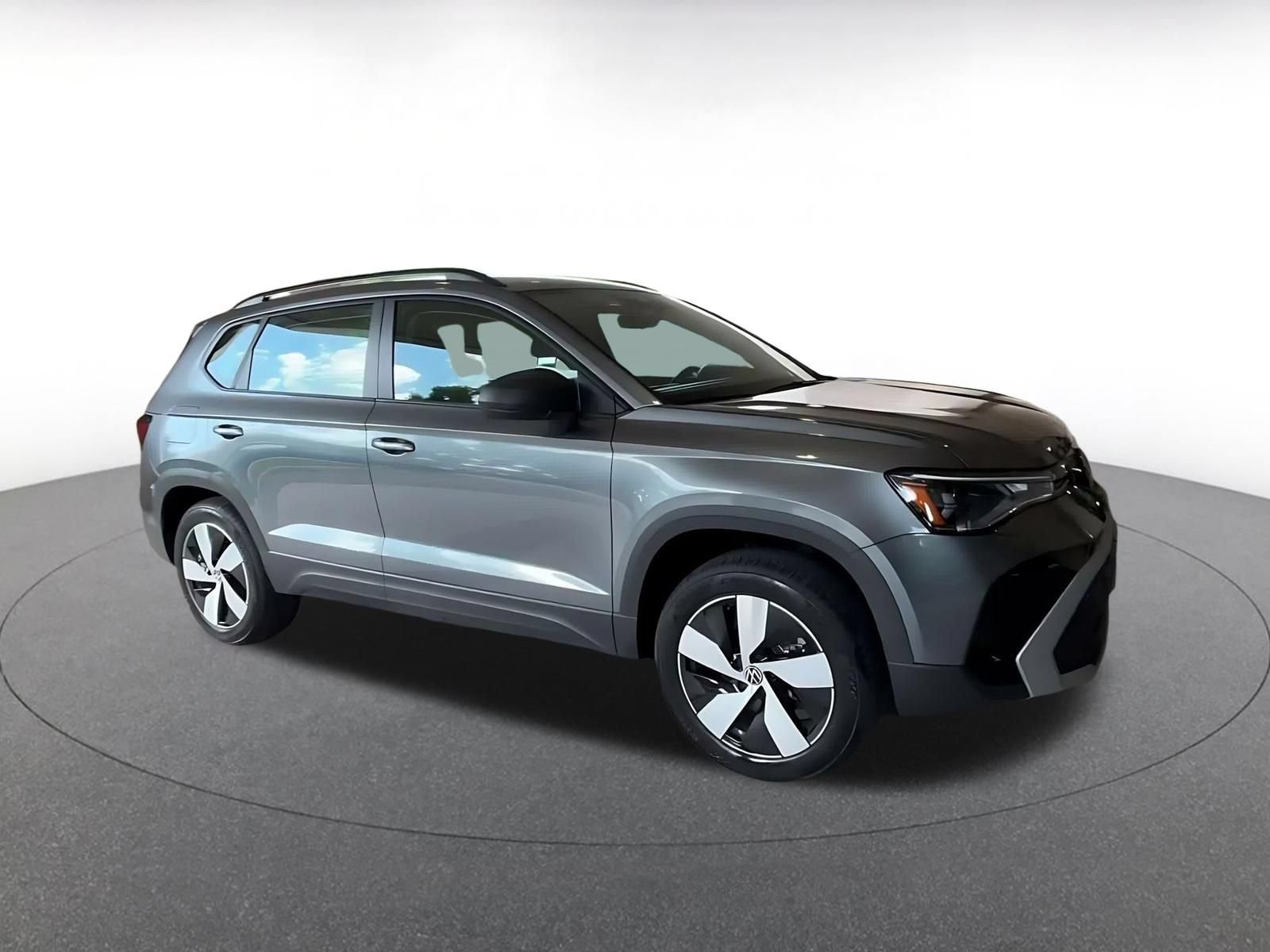 Used 2026 Volkswagen Taos S AWD/4WD image 2