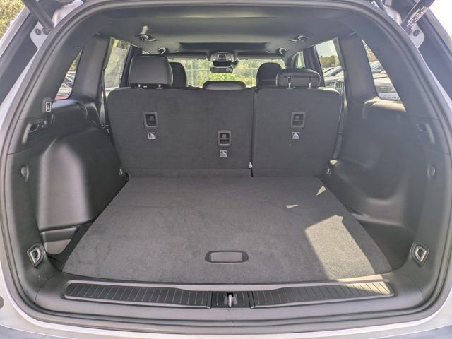 New 2025 Jeep Grand Cherokee Altitude image 10