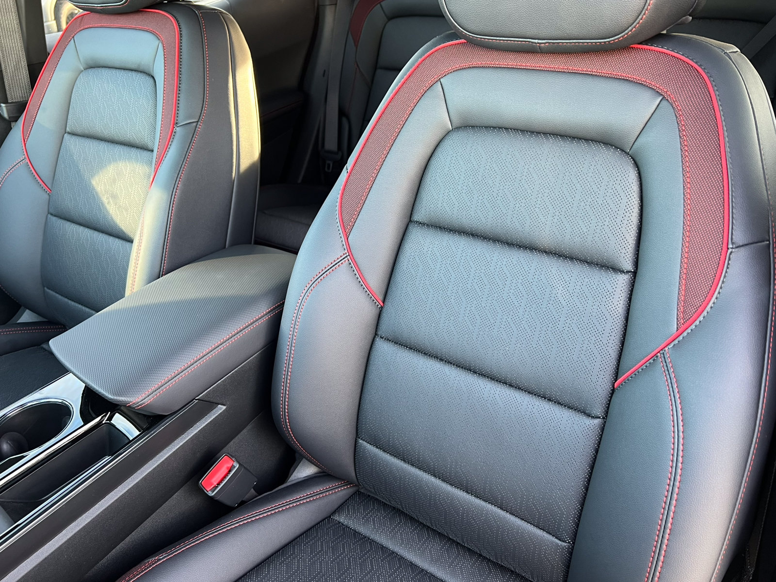 New 2027 Chevrolet Equinox RS w/ Safety and Technology Package AWD/4WD image 12
