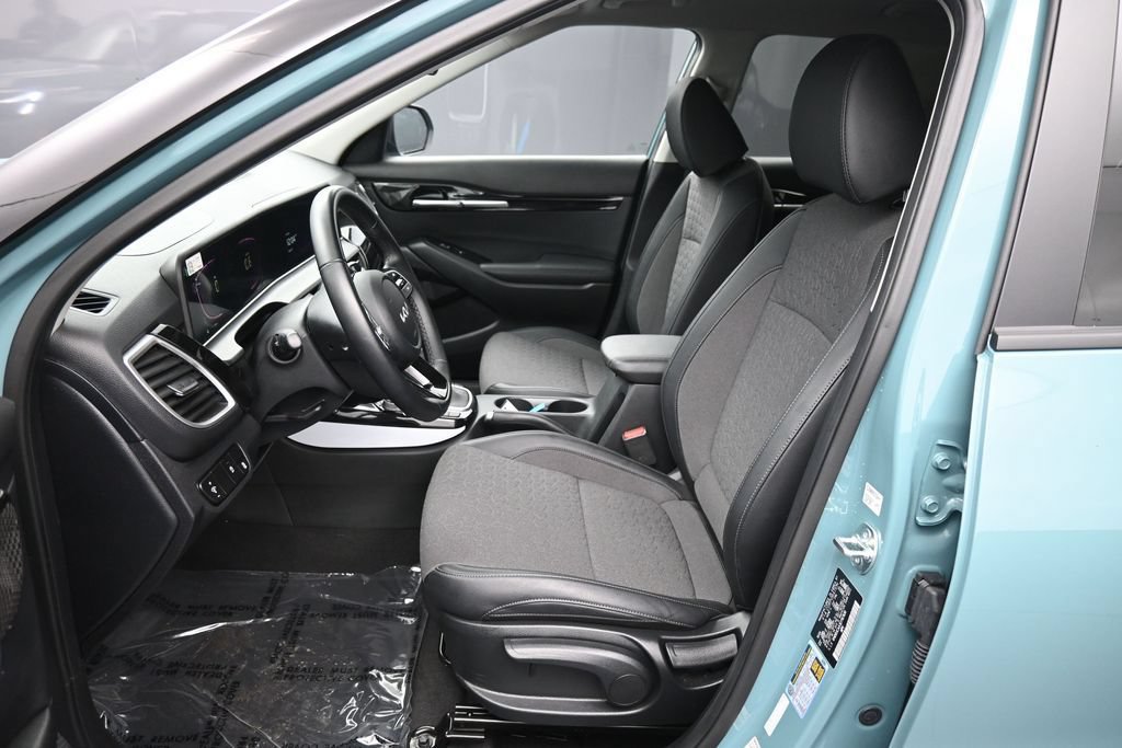 Certified 2025 Kia Seltos S AWD/4WD image 18