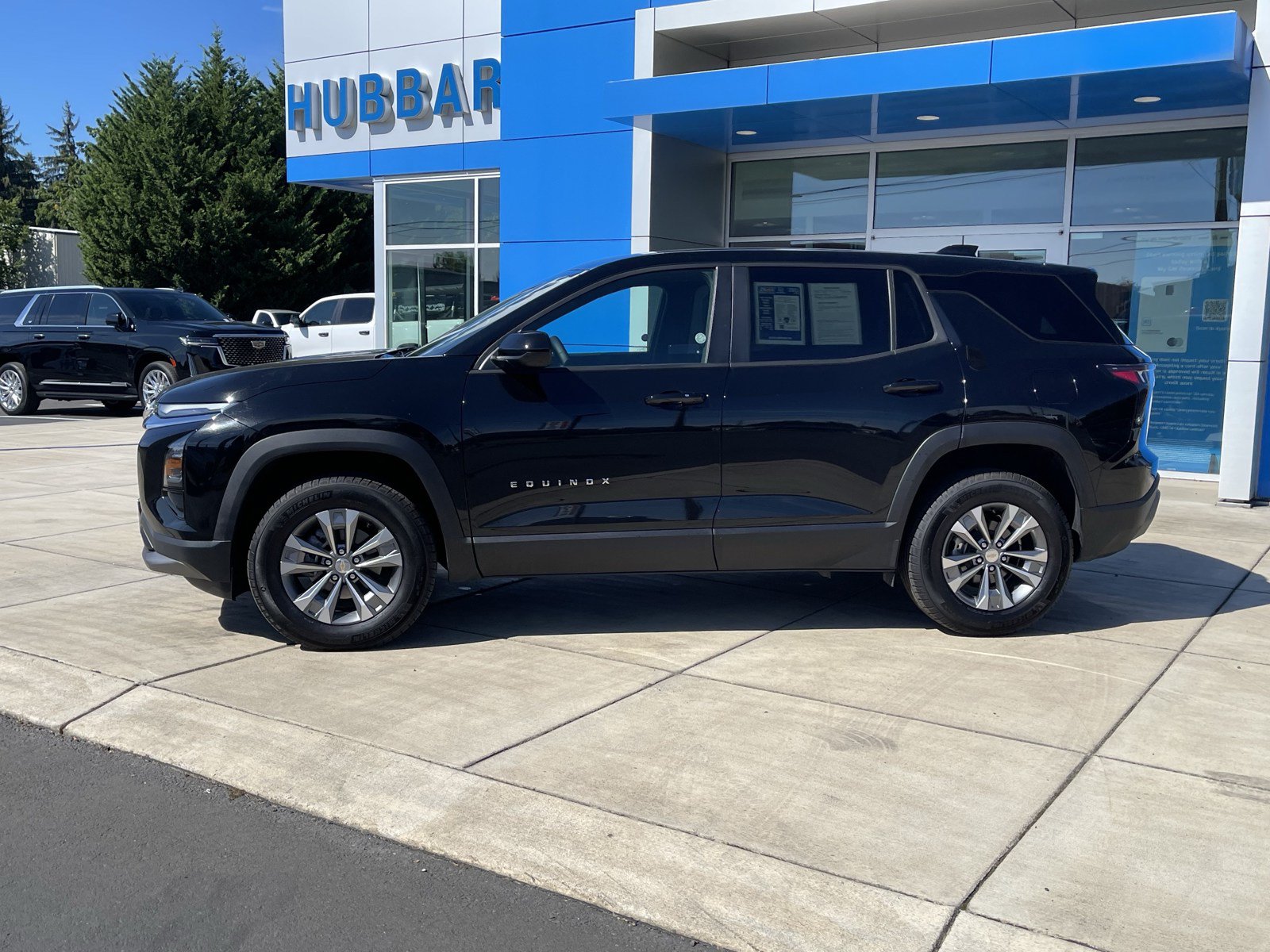 Used 2026 Chevrolet Equinox LT AWD/4WD image 2
