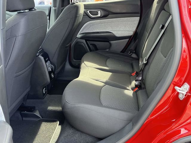 Used 2025 Jeep Compass Sport image 15