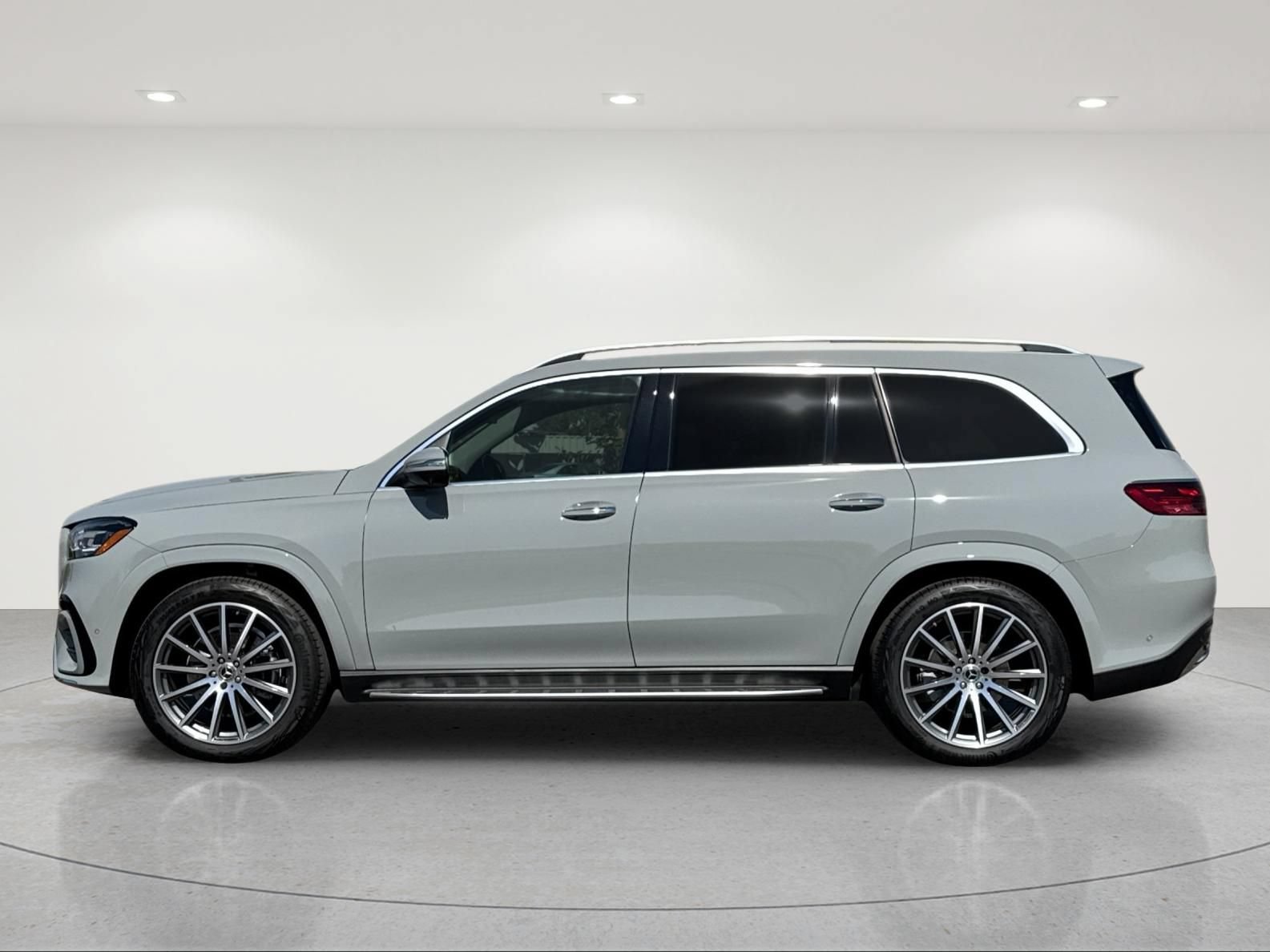 New 2026 Mercedes-Benz GLS 450 4MATIC image 2