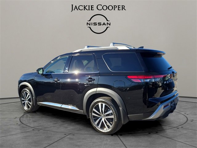 New 2025 Nissan Pathfinder Platinum w/ Cargo Package image 3