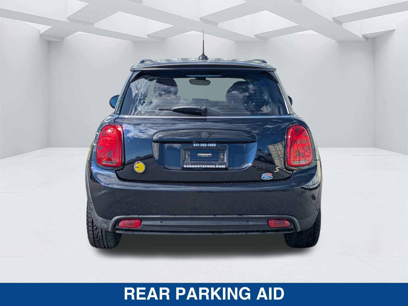 Used 2024 MINI Cooper SE FWD image 6