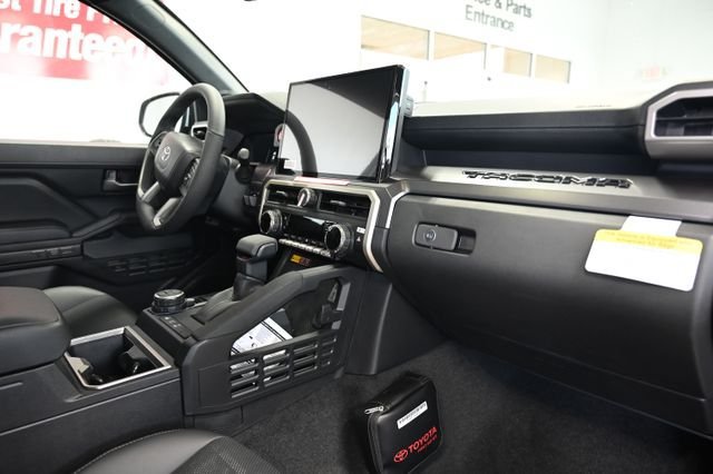New 2026 Toyota Tacoma TRD Off-Road w/ TRD Off Road Premium Package AWD/4WD image 15
