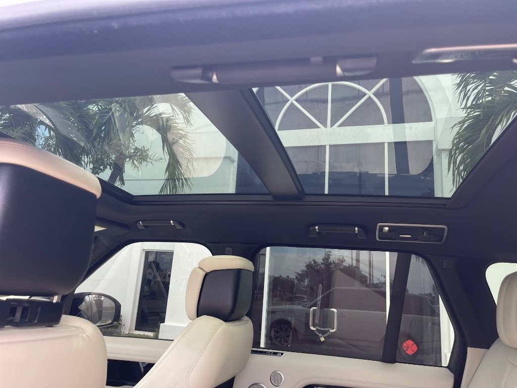 Used 2018 Land Rover Range Rover Supercharged AWD/4WD image 24