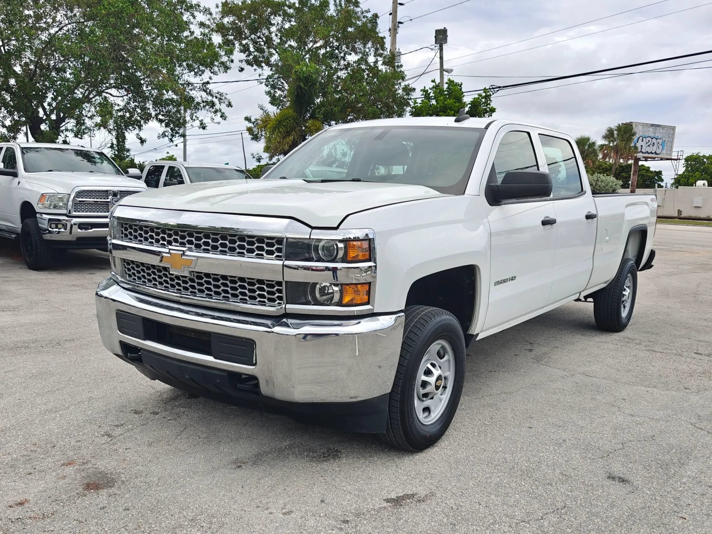 Used 2019 Chevrolet Silverado 2500 W/T AWD/4WD image 3
