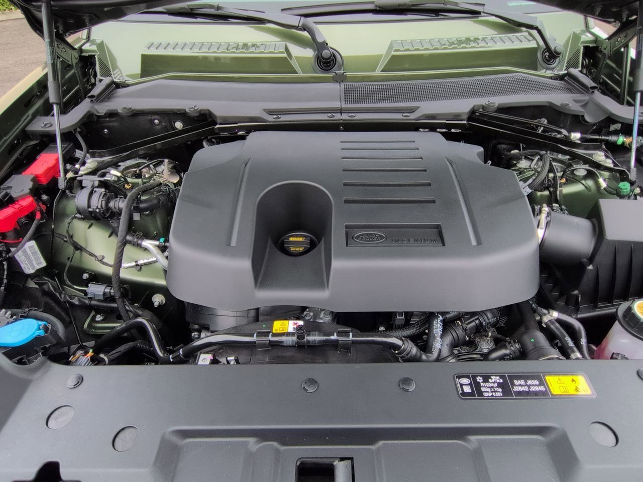 New 2026 Land Rover Defender 110 X-Dynamic SE image 27