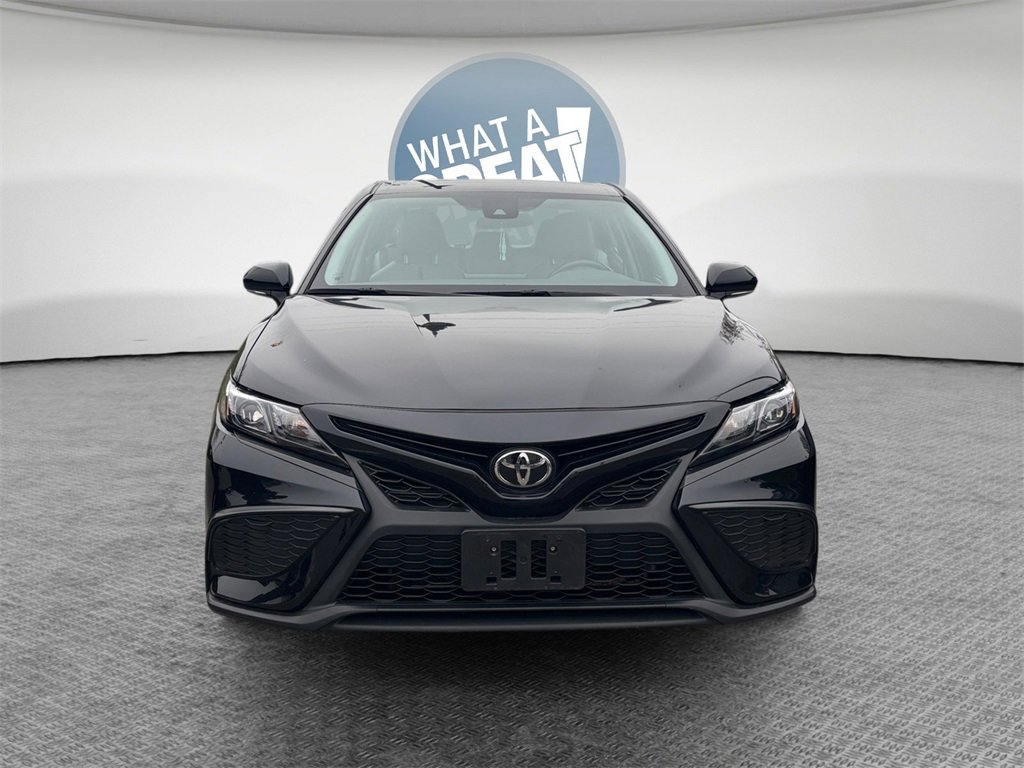 Used 2022 Toyota Camry SE image 9