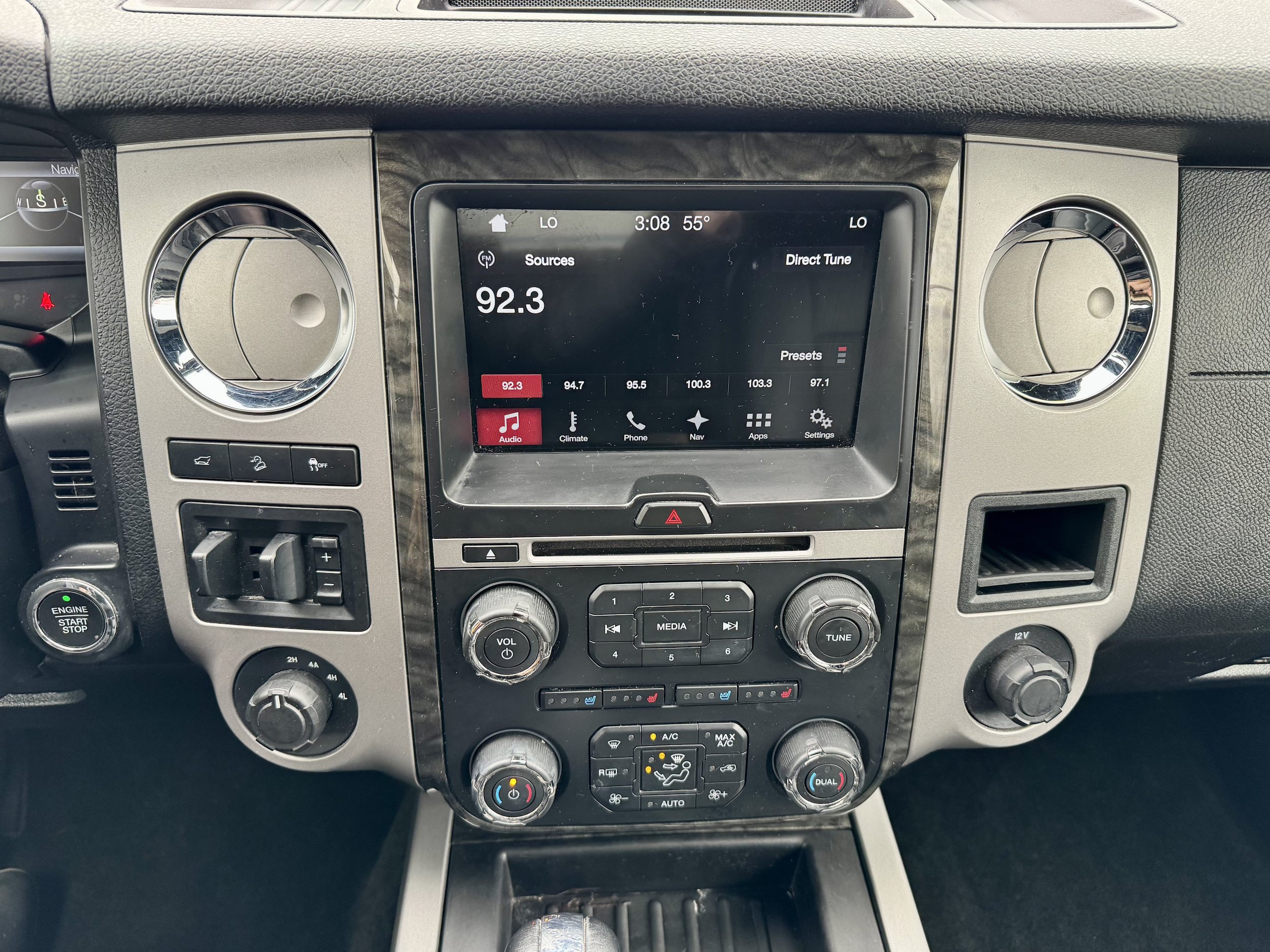 Used 2017 Ford Expedition Limited AWD/4WD image 17