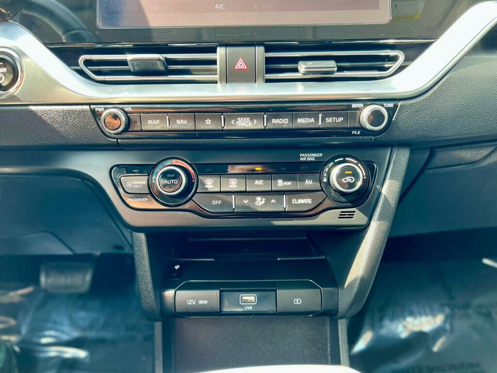 Used 2022 Kia Niro EX w/ Cold Weather Package FWD image 27