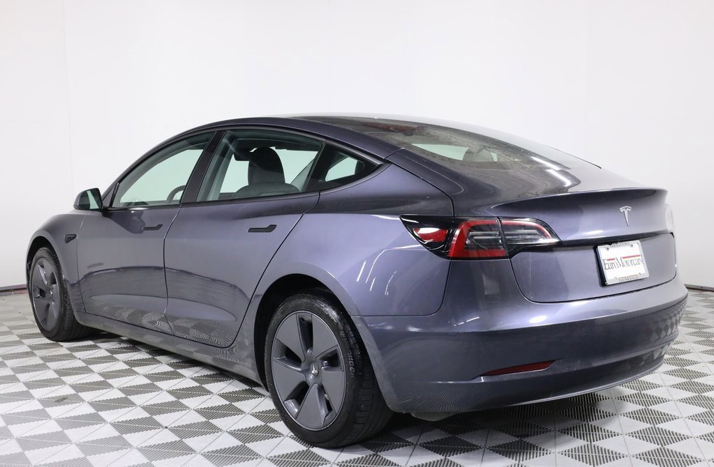 Used 2023 Tesla Model 3 Standard Range image 4