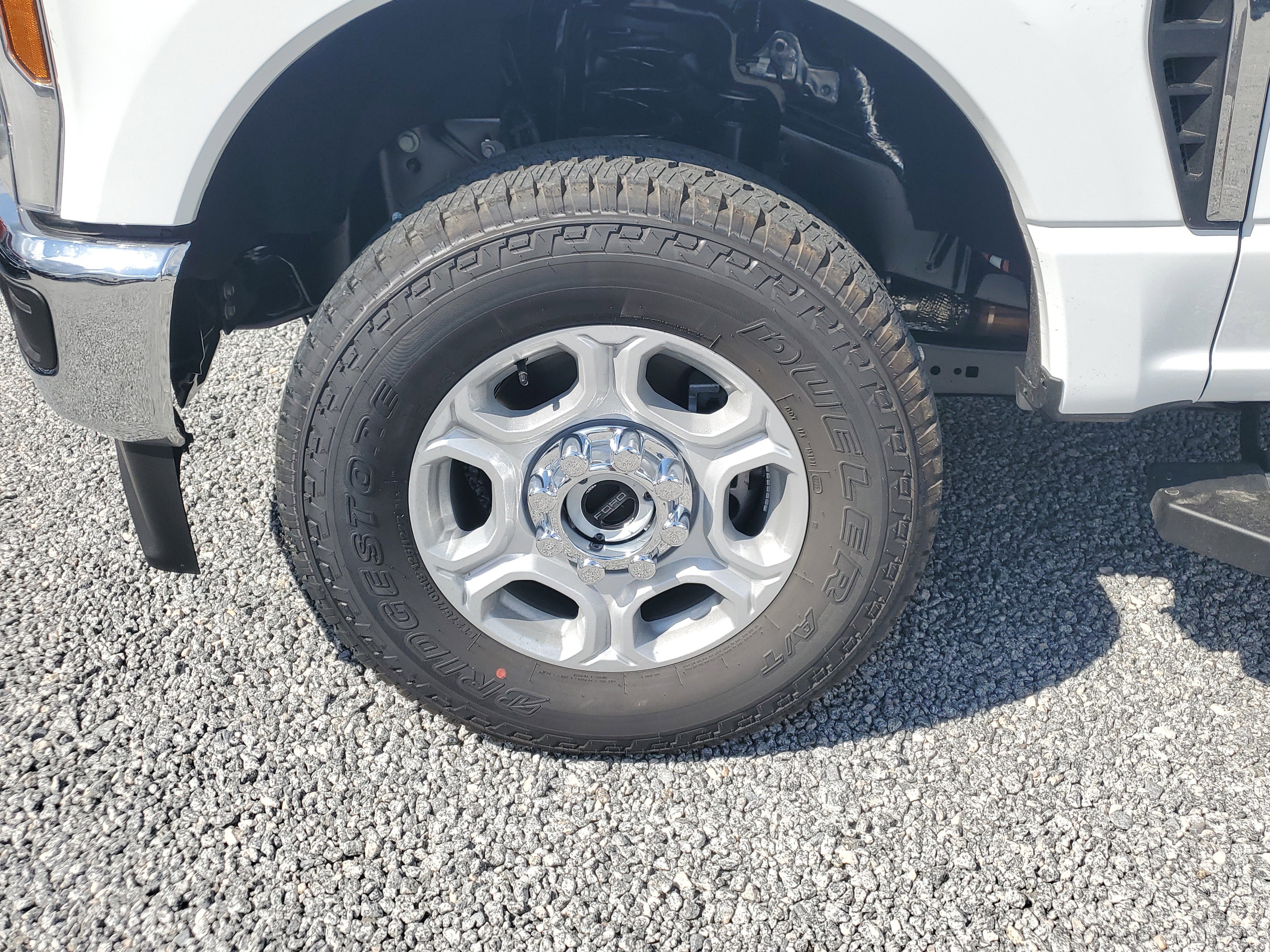 New 2026 Ford F250 XLT w/ FX4 Off-Road Package image 5