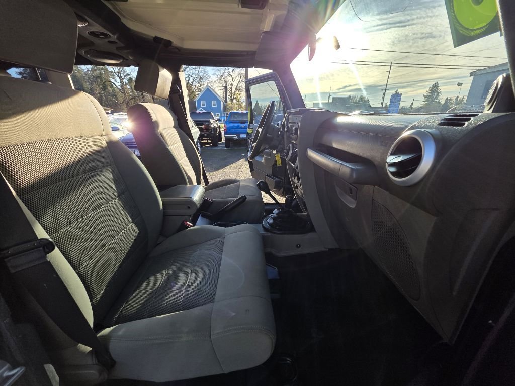 Used 2008 Jeep Wrangler Unlimited Sahara w/ Trailer Tow Group image 15