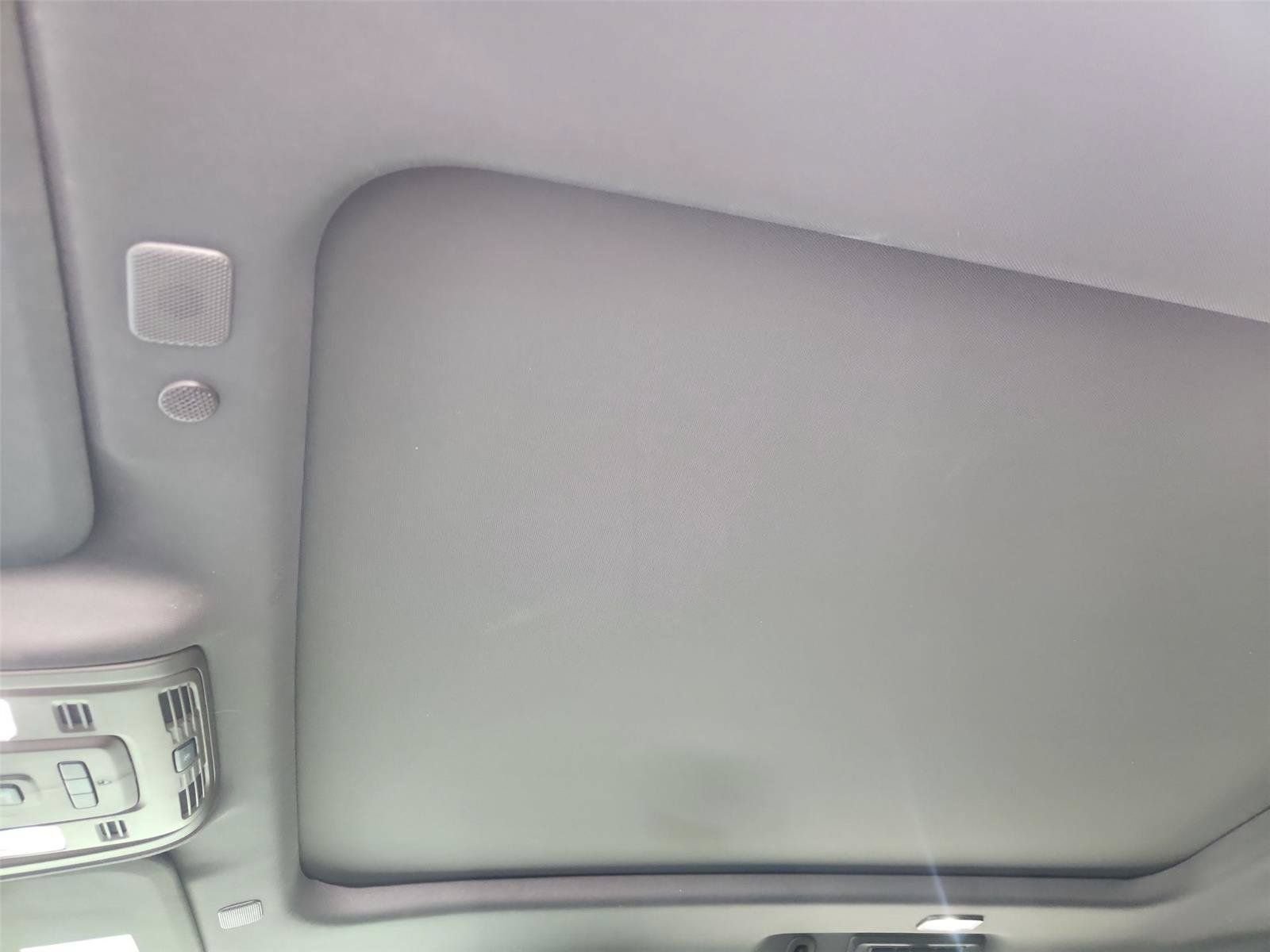 Used 2024 GMC Yukon Denali w/ Advanced Technology Package AWD/4WD image 19