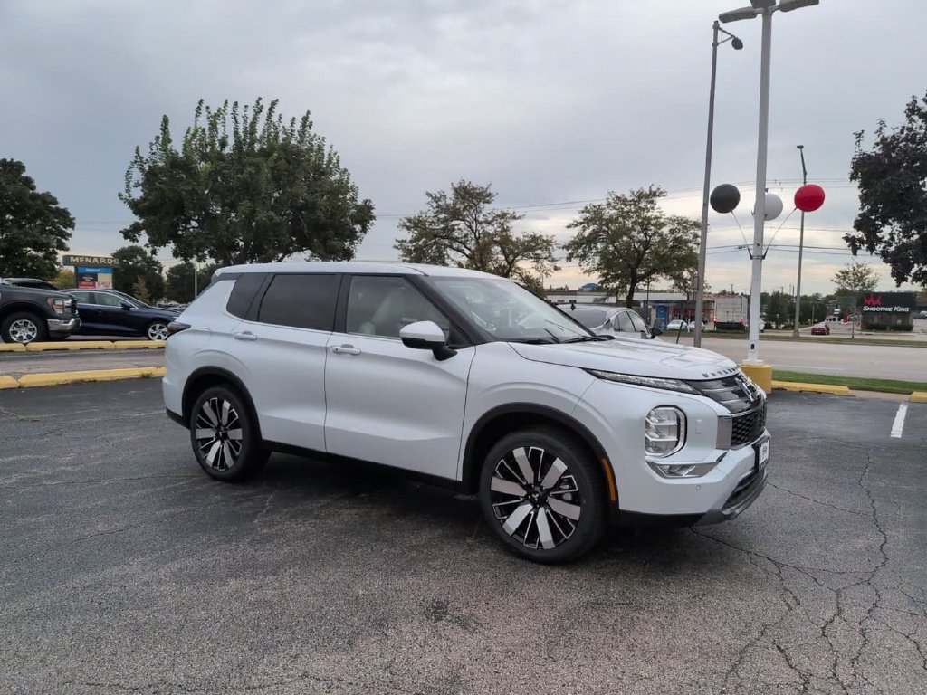 New 2026 Mitsubishi Outlander SE AWD/4WD image 3