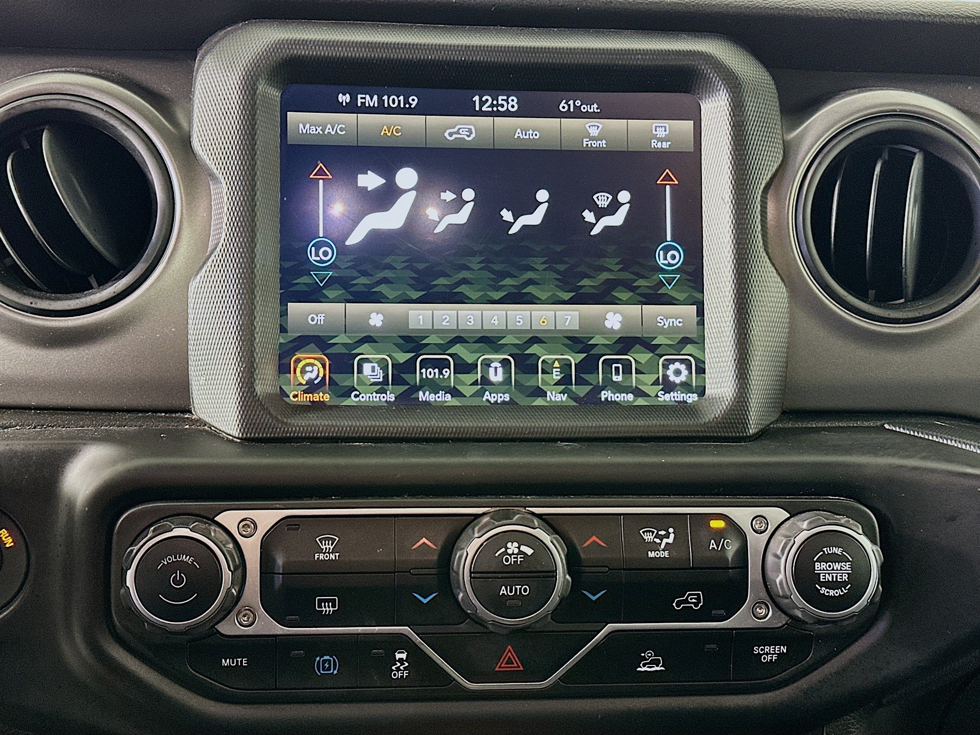 Used 2023 Jeep Wrangler Unlimited AWD/4WD image 23