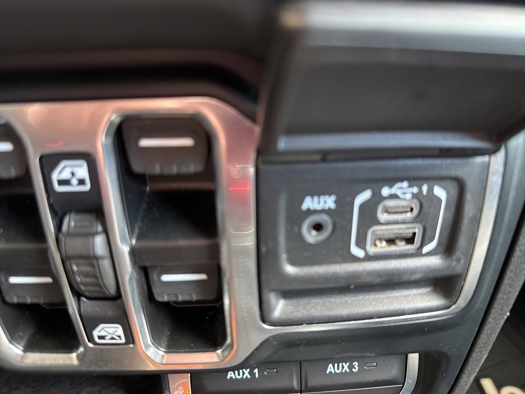 Used 2024 Jeep Wrangler High Altitude image 36