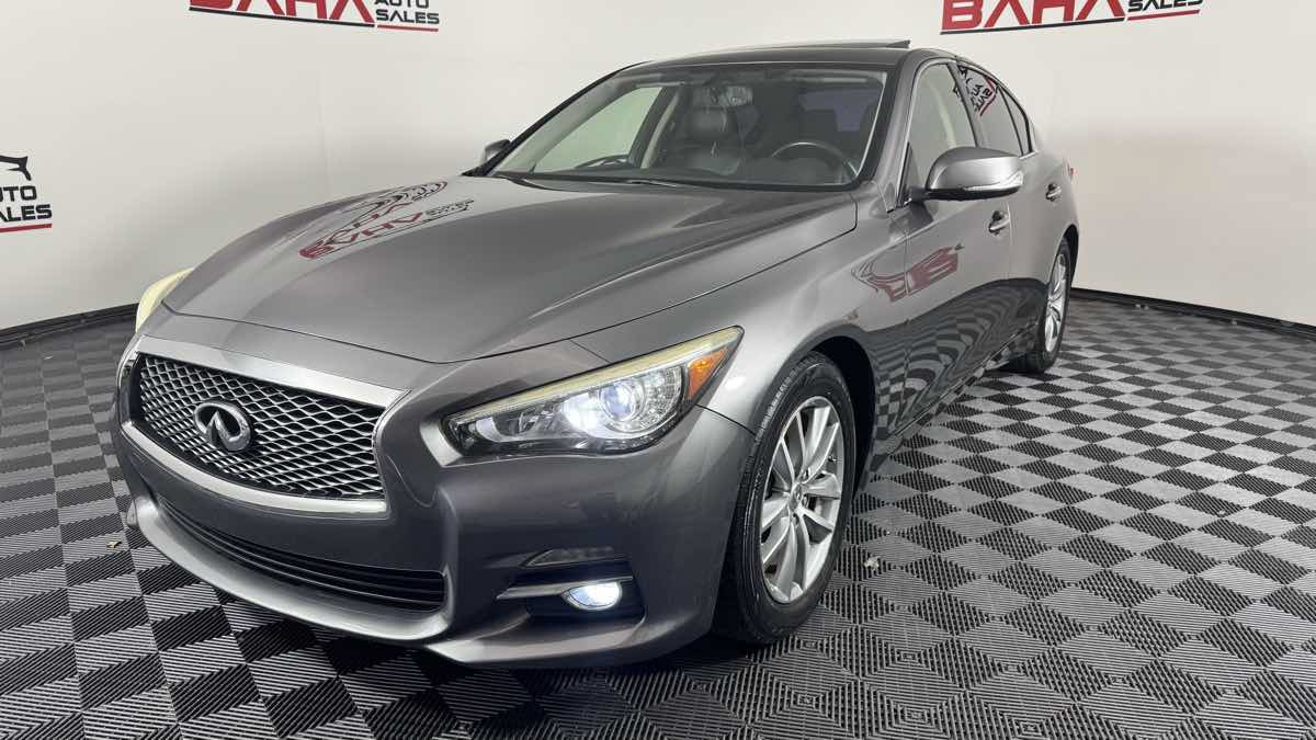 Used 2015 INFINITI Q50 Premium w/ Cargo Package RWD image 3