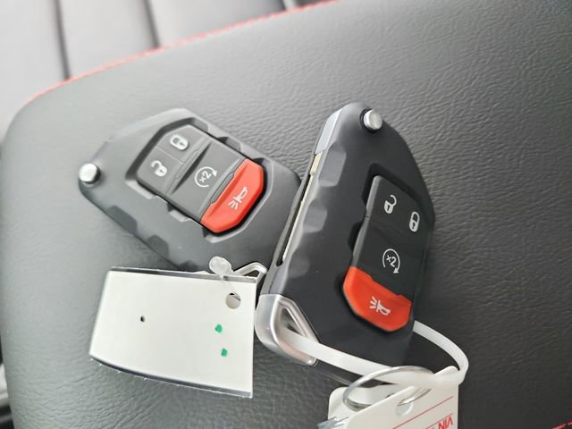 New 2026 Jeep Gladiator Rubicon w/ Steel Bumper Group image 35