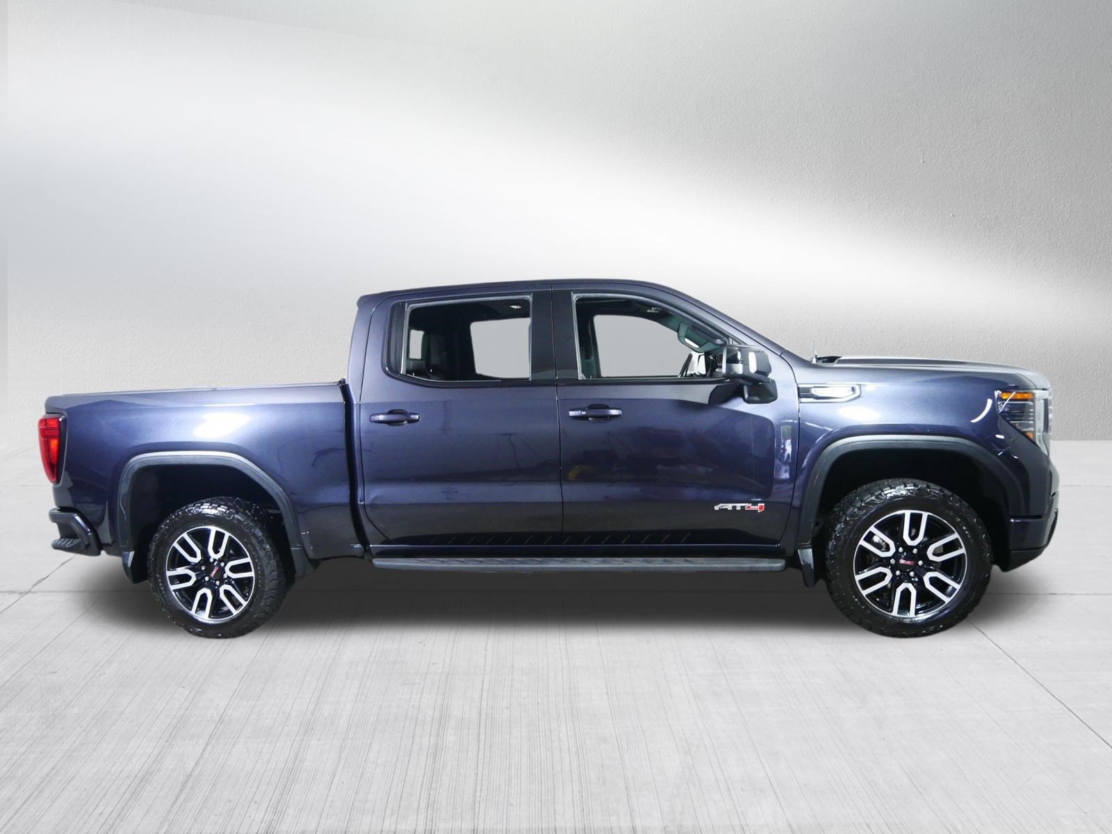 Used 2022 GMC Sierra 1500 AT4 w/ AT4 Premium Package AWD/4WD image 8