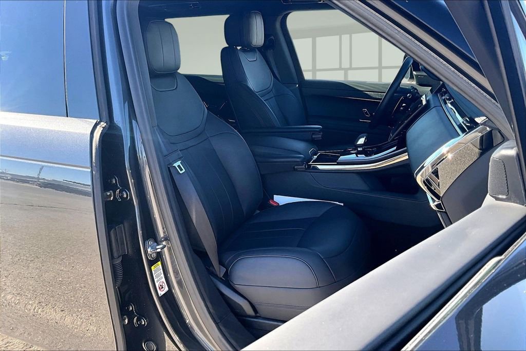 Used 2025 Land Rover Range Rover Sport Dynamic SE image 7