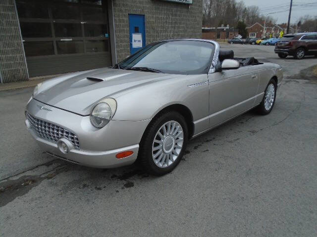 Used 2005 Ford Thunderbird Deluxe image 2