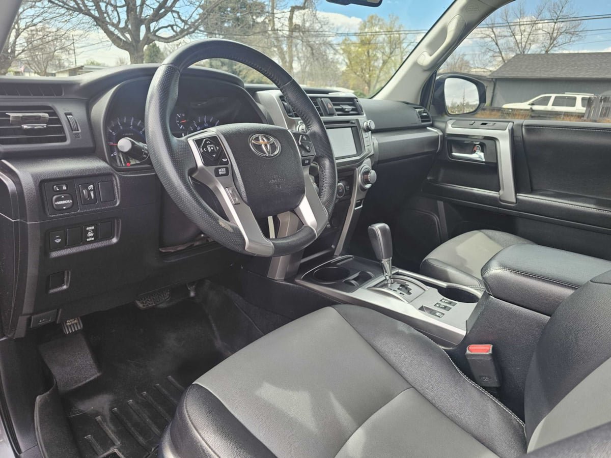 Used 2016 Toyota 4Runner SR5 Premium RWD image 10