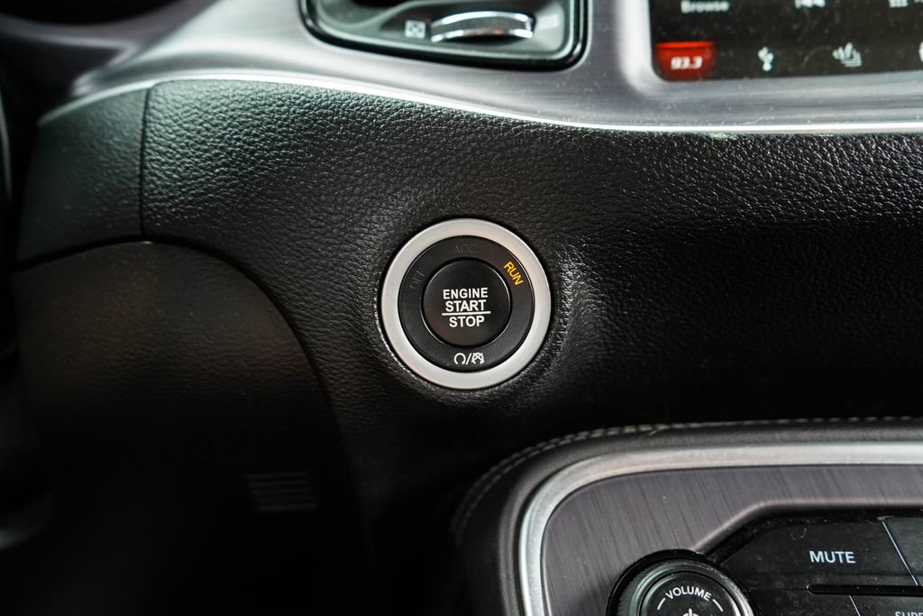Used 2018 Dodge Challenger R/T Scat Pack RWD image 27