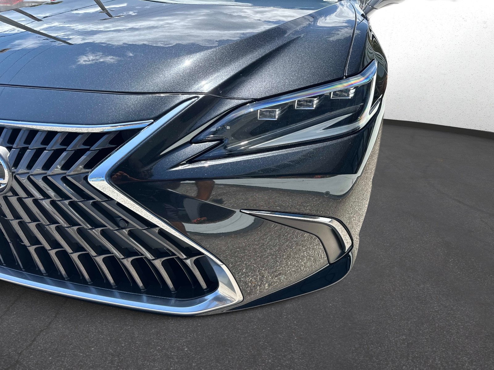 Certified 2022 Lexus ES 350 Ultra Luxury w/ Accessory Package 2 FWD image 9