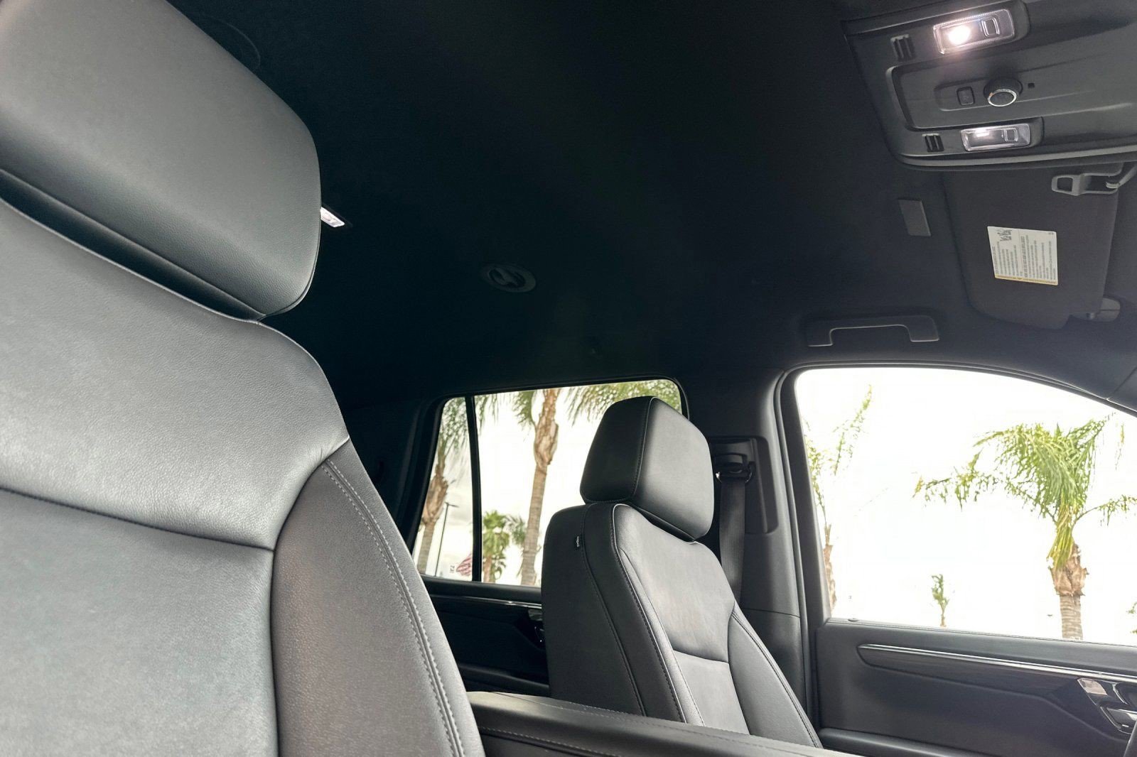 Used 2025 Chevrolet Tahoe LT RWD image 15