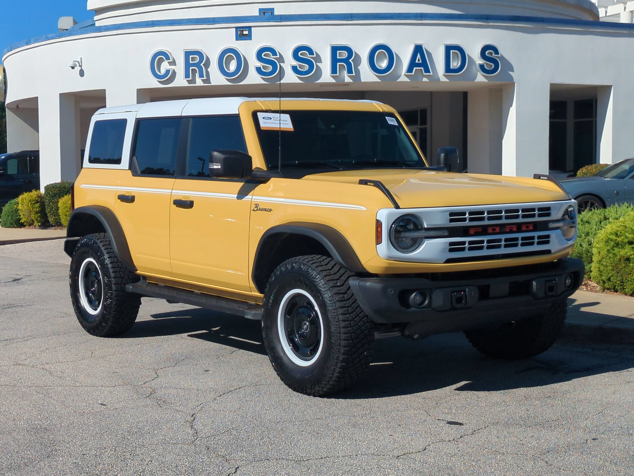 Certified 2023 Ford Bronco Heritage Edition AWD/4WD image 1