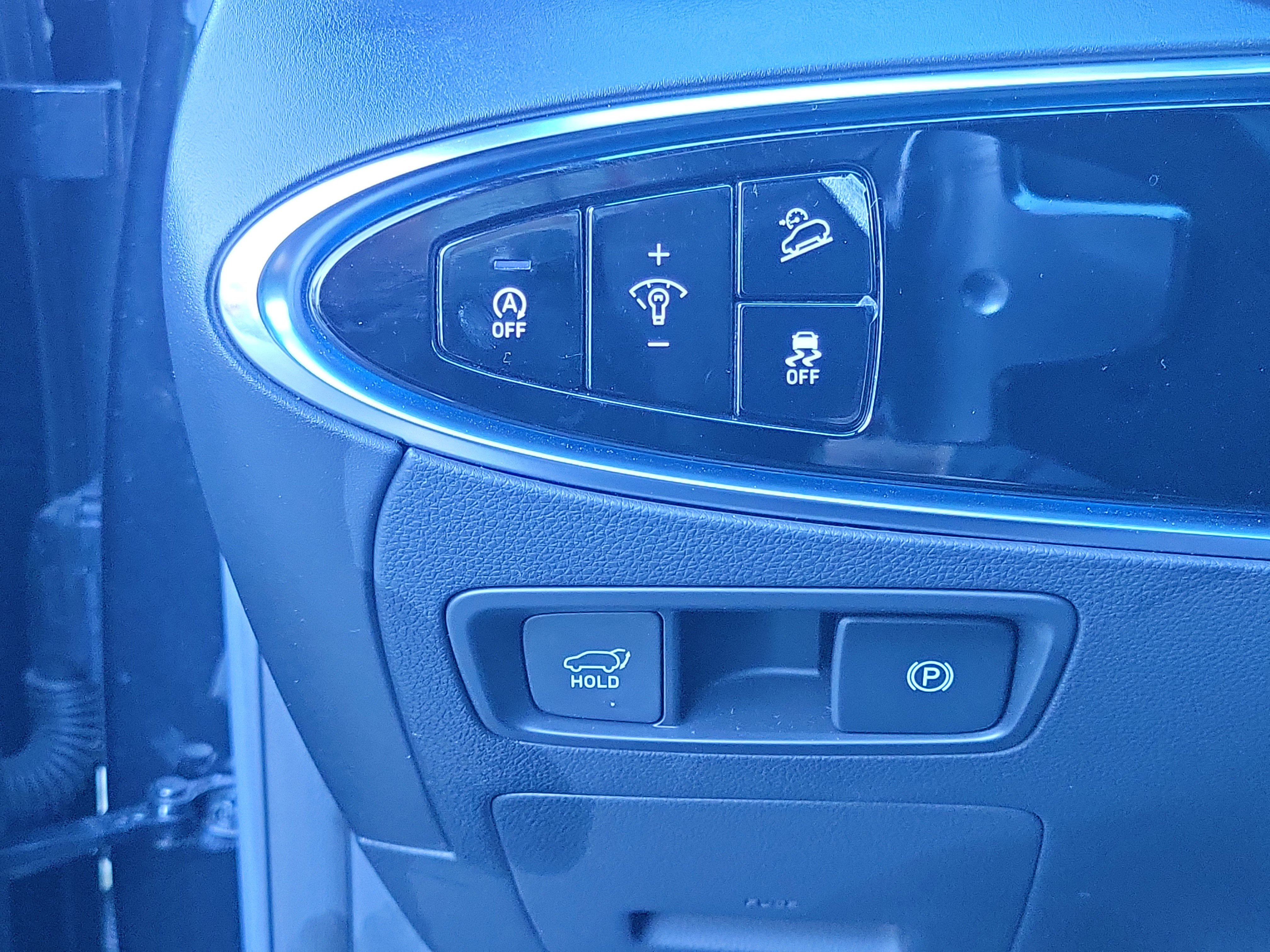 Certified 2022 Genesis GV70 2.5T w/ Sport Prestige Package image 15