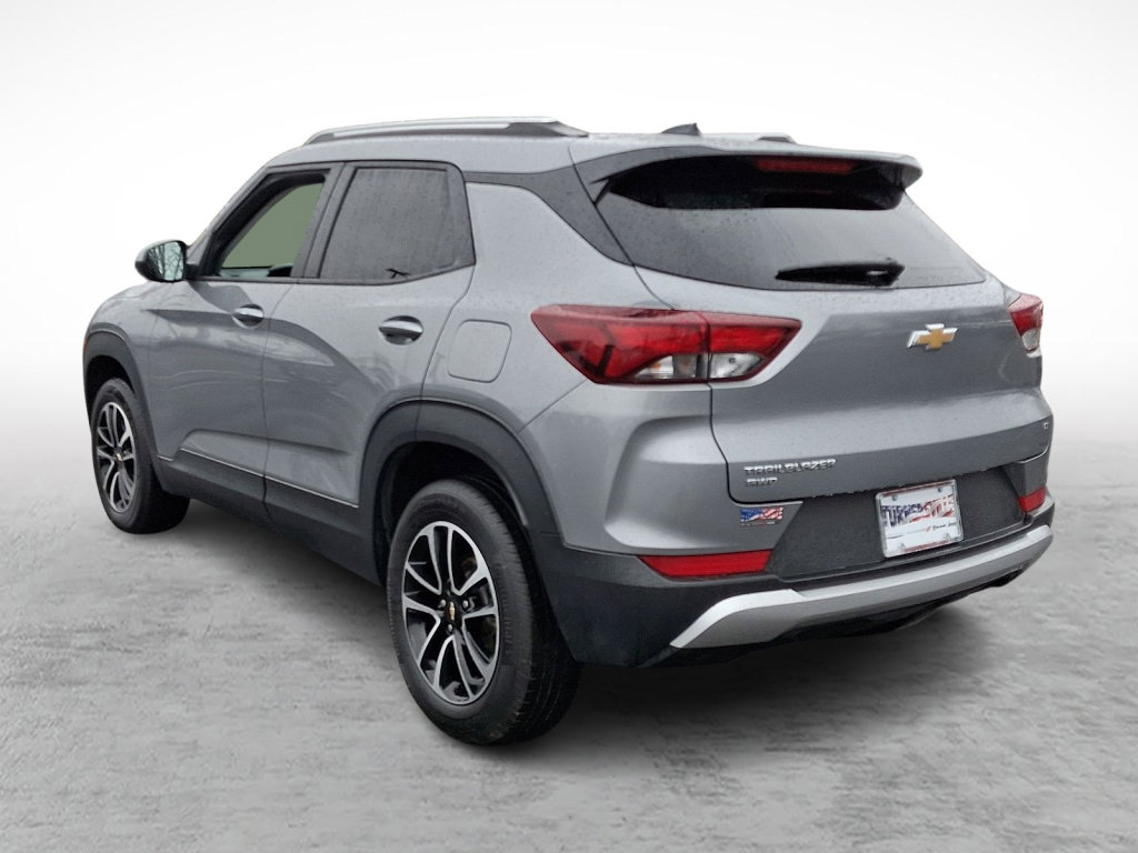 Used 2025 Chevrolet TrailBlazer LT image 3
