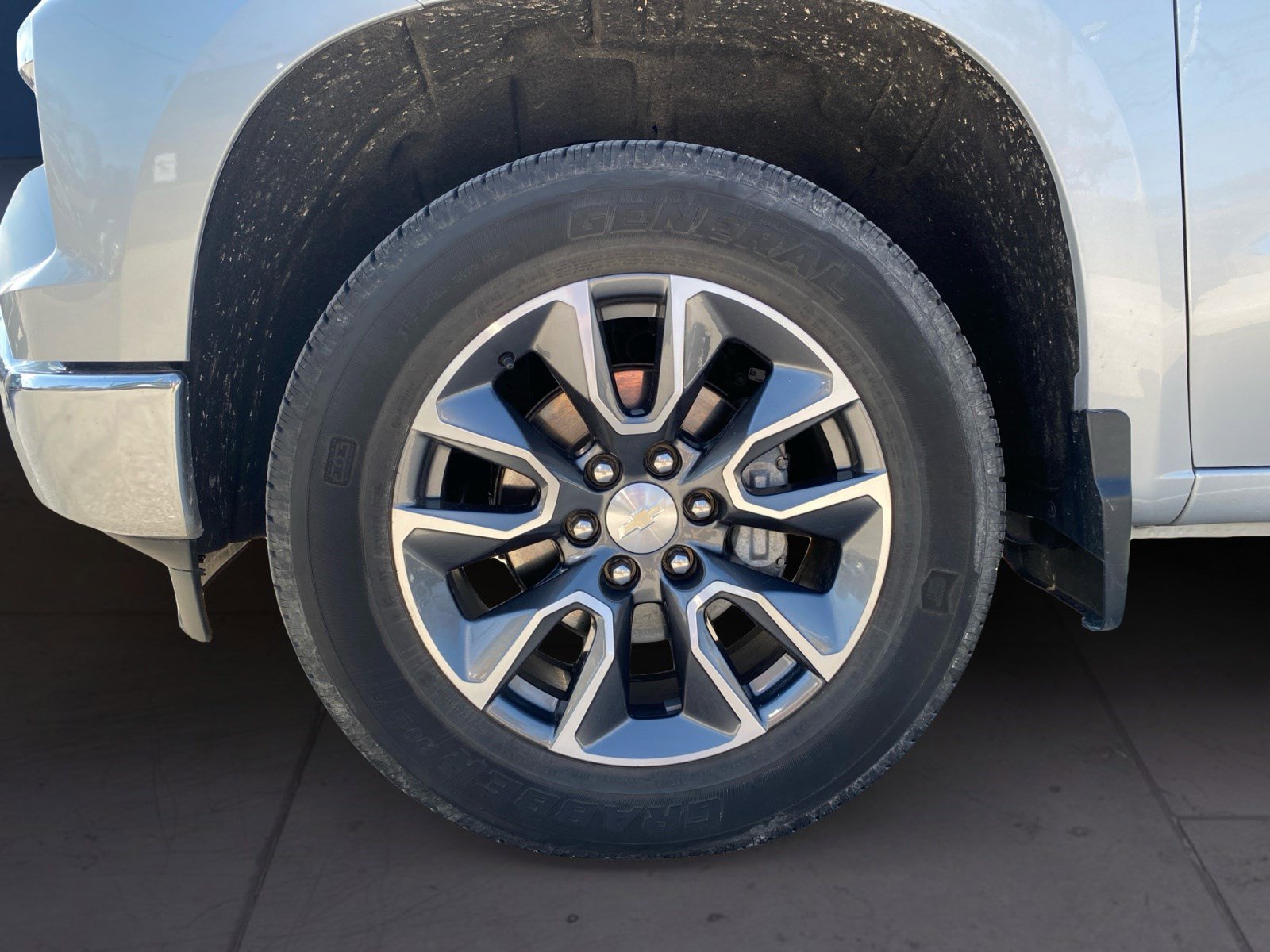 Used 2022 Chevrolet Silverado 1500 LT AWD/4WD image 15