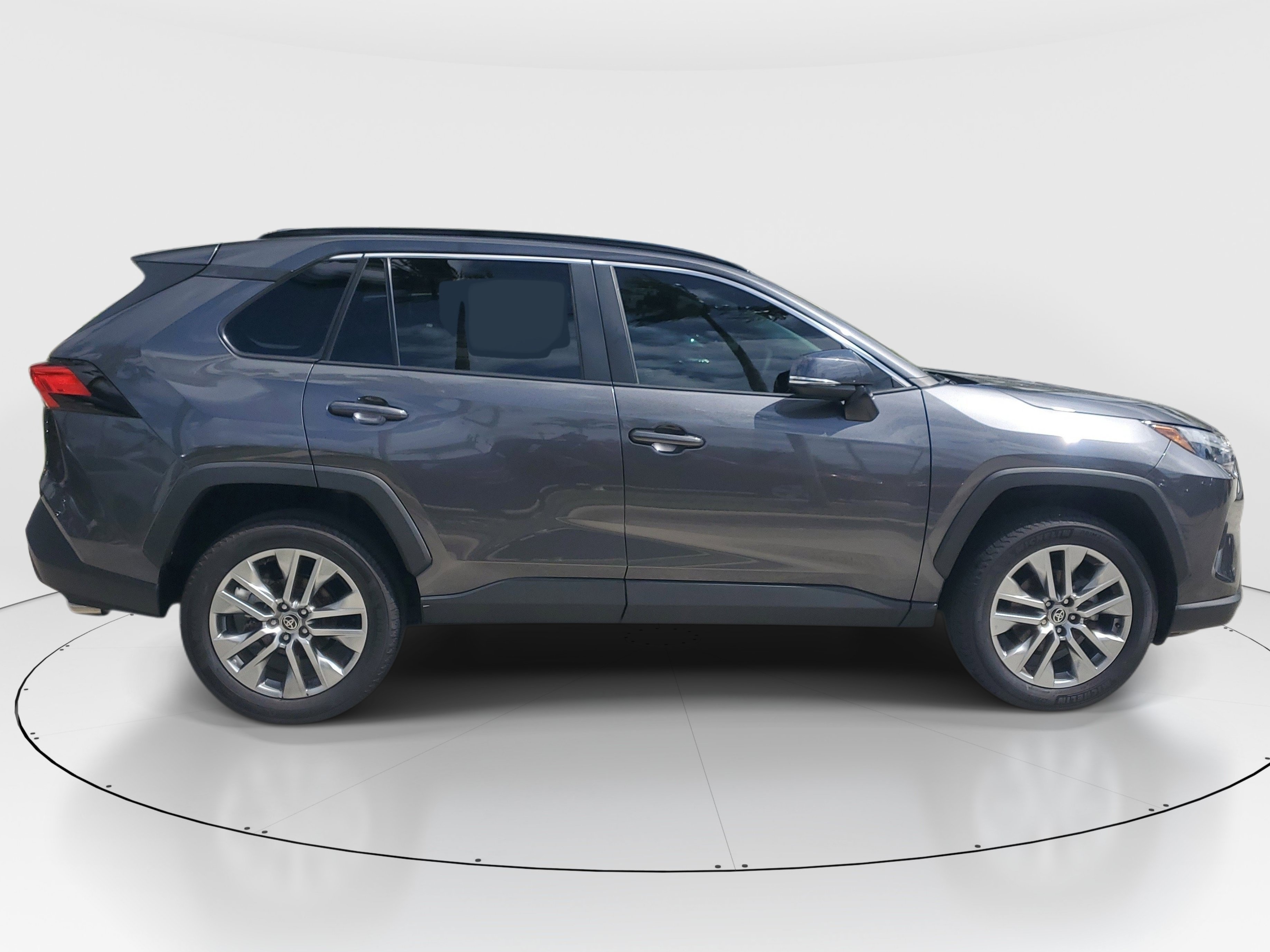 Used 2023 Toyota RAV4 XLE Premium FWD image 2