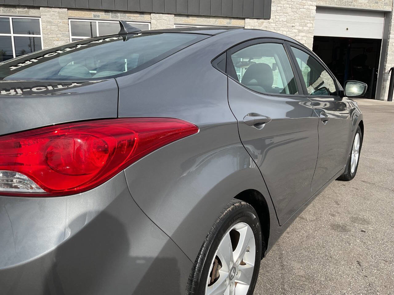 Used 2013 Hyundai Elantra GLS w/ Preferred Pkg FWD image 8