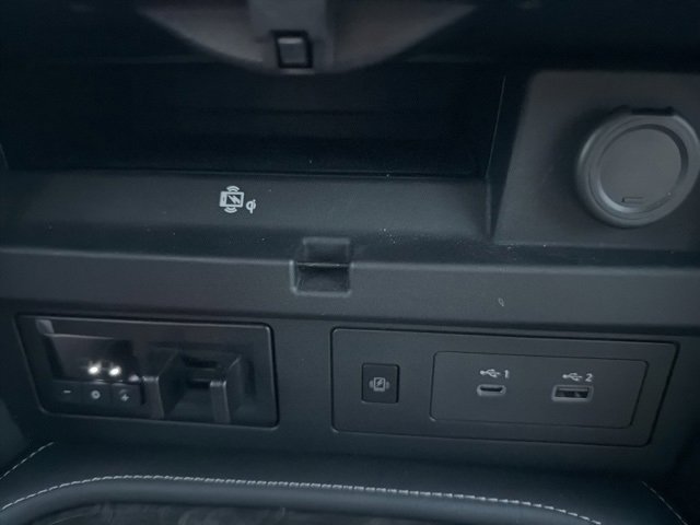 Used 2024 Nissan Armada Platinum w/ Captain's Chairs Package image 32