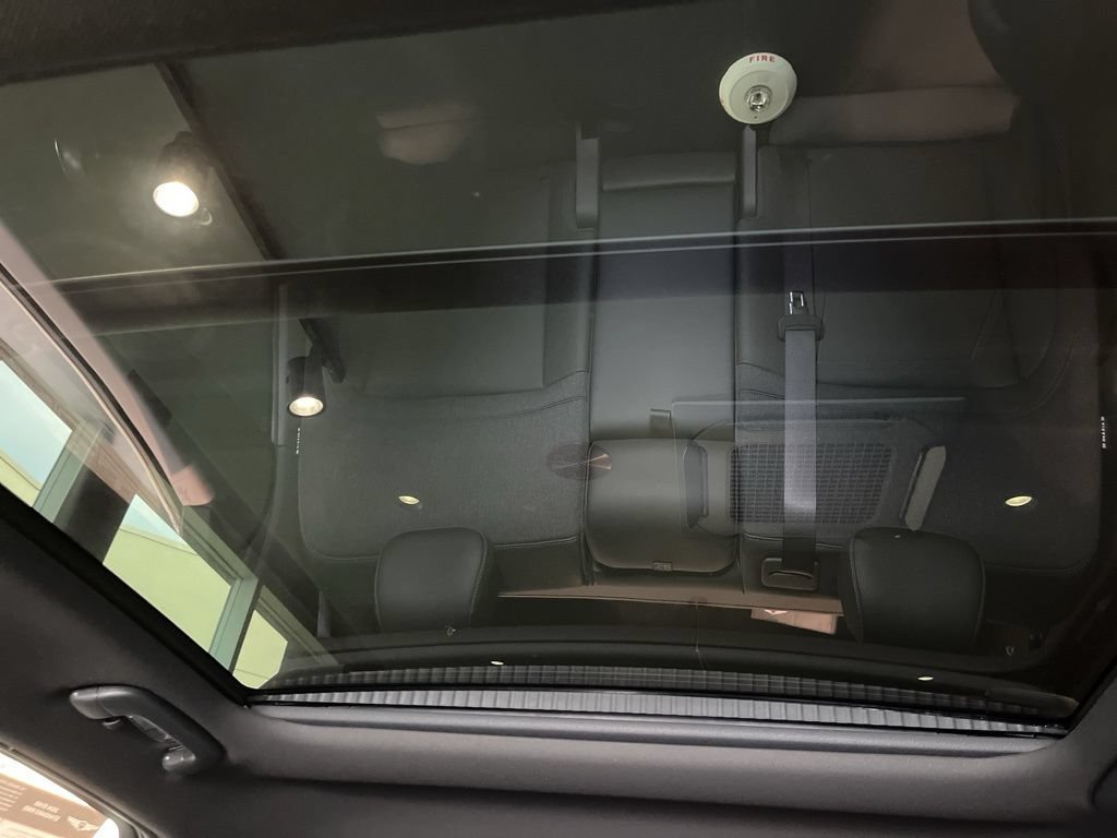 New 2024 Genesis GV60 RWD image 29