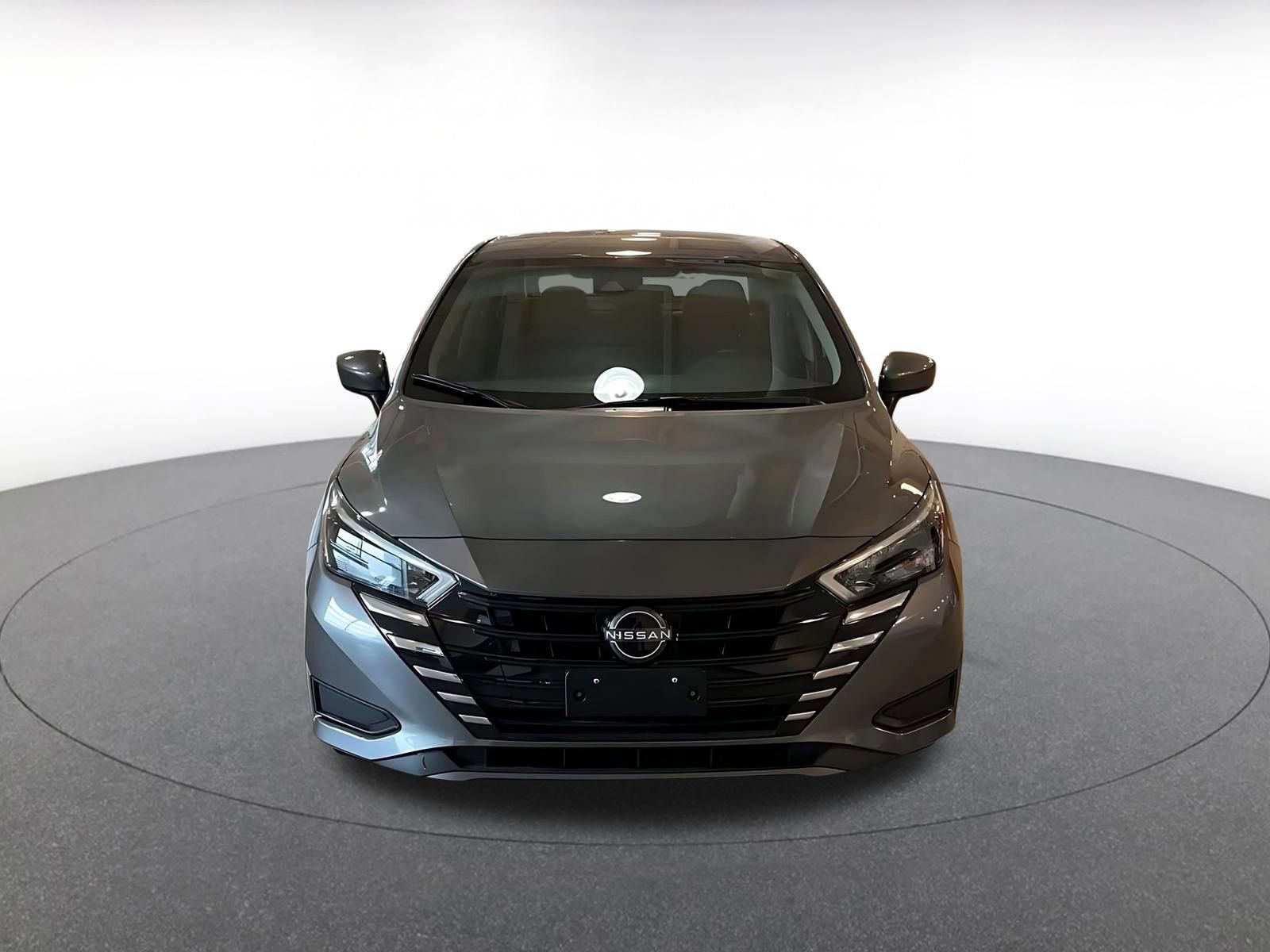 Used 2025 Nissan Versa SV image 4