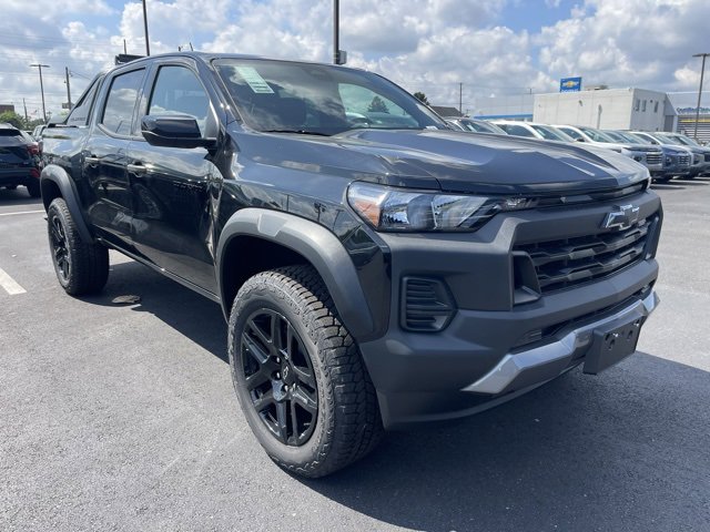 New 2025 Chevrolet Colorado Trail Boss w/ Midnight Edition