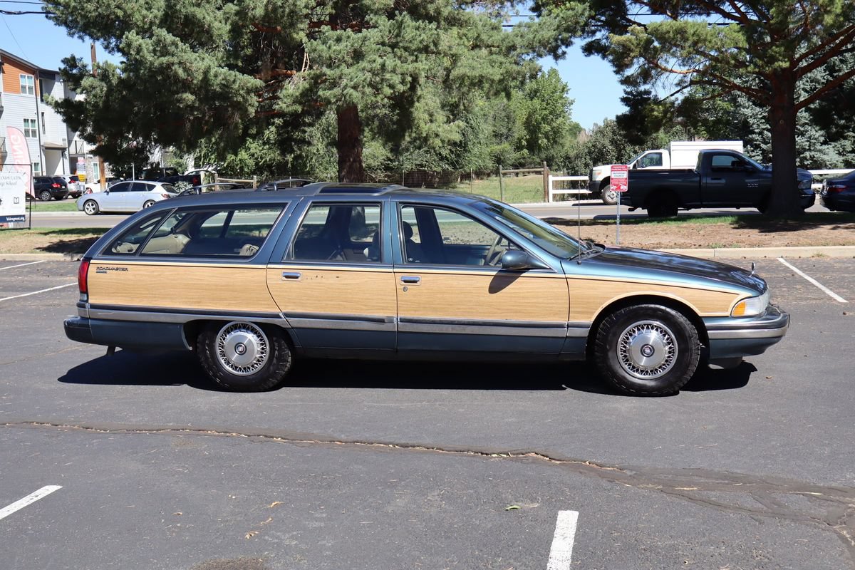 Used 1996 Buick Roadmaster Estate RWD image 3
