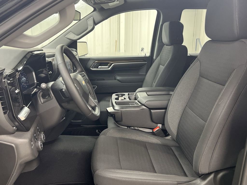 Used 2022 Chevrolet Silverado 1500 LT AWD/4WD image 18