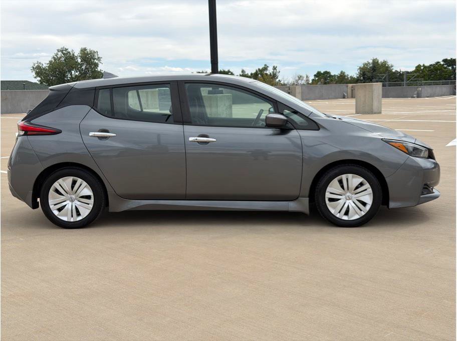 Used 2025 Nissan Leaf S FWD image 9
