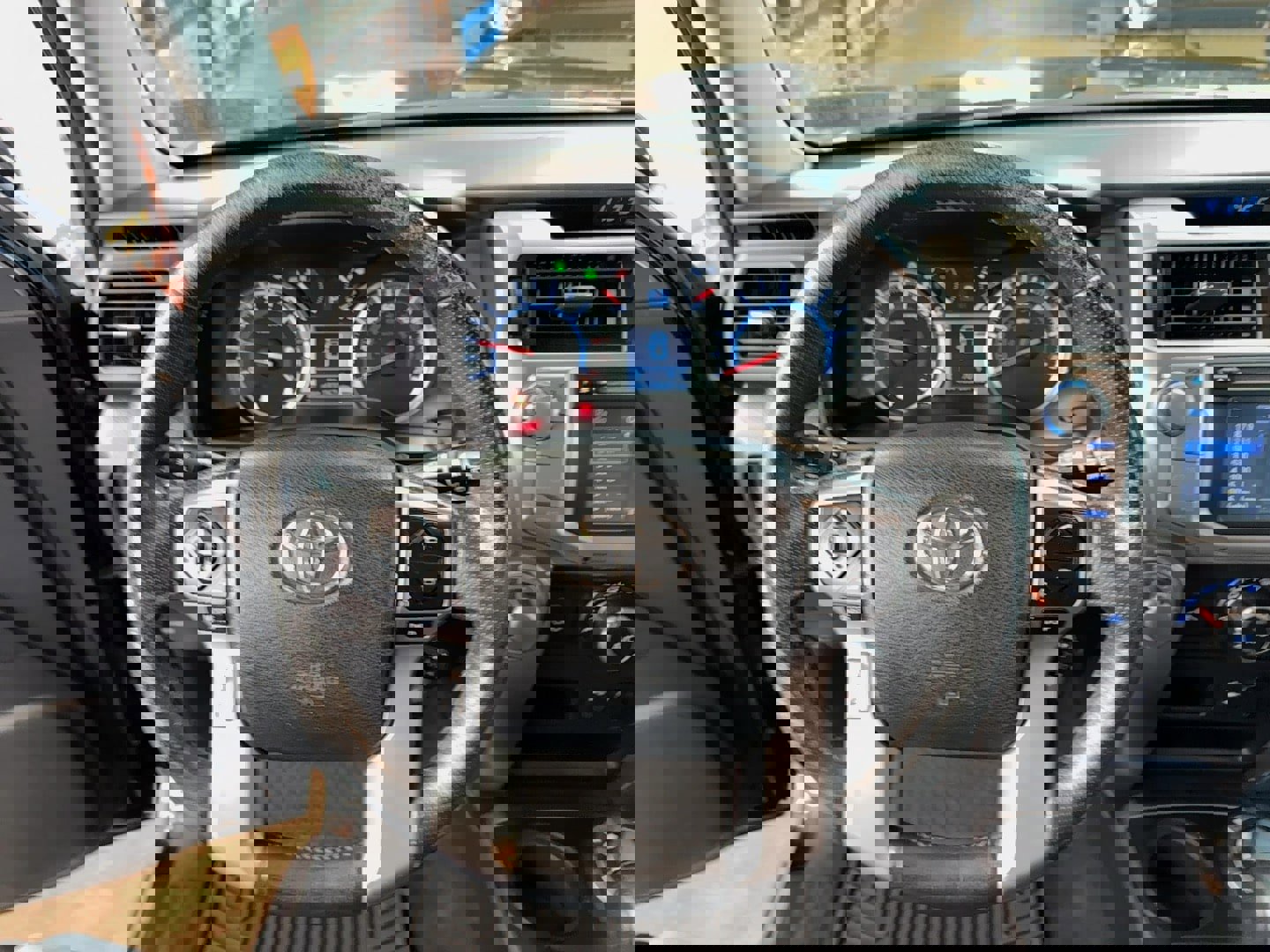 Used 2014 Toyota 4Runner SR5 image 17