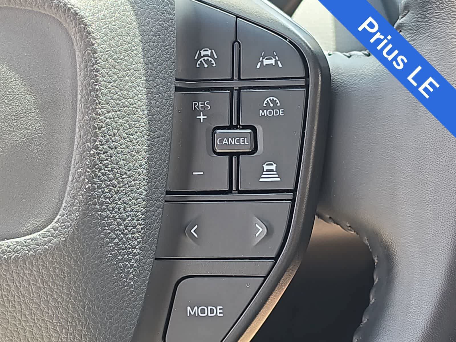 Used 2023 Toyota Prius LE FWD image 30