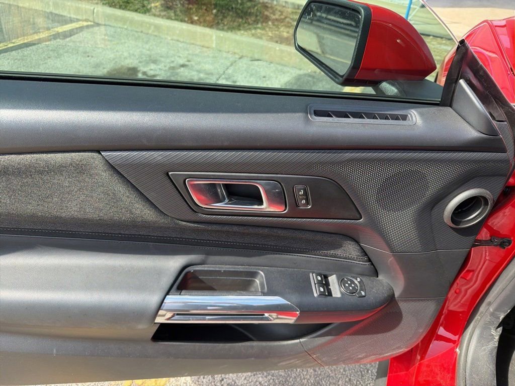 Used 2025 Ford Mustang Coupe image 9